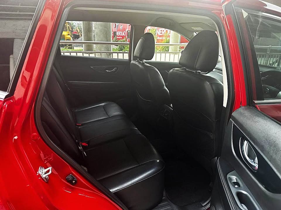 Nissan X-Trail view 5