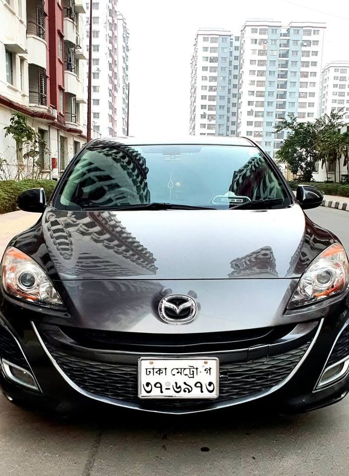 Mazda Axela 2011 view 2