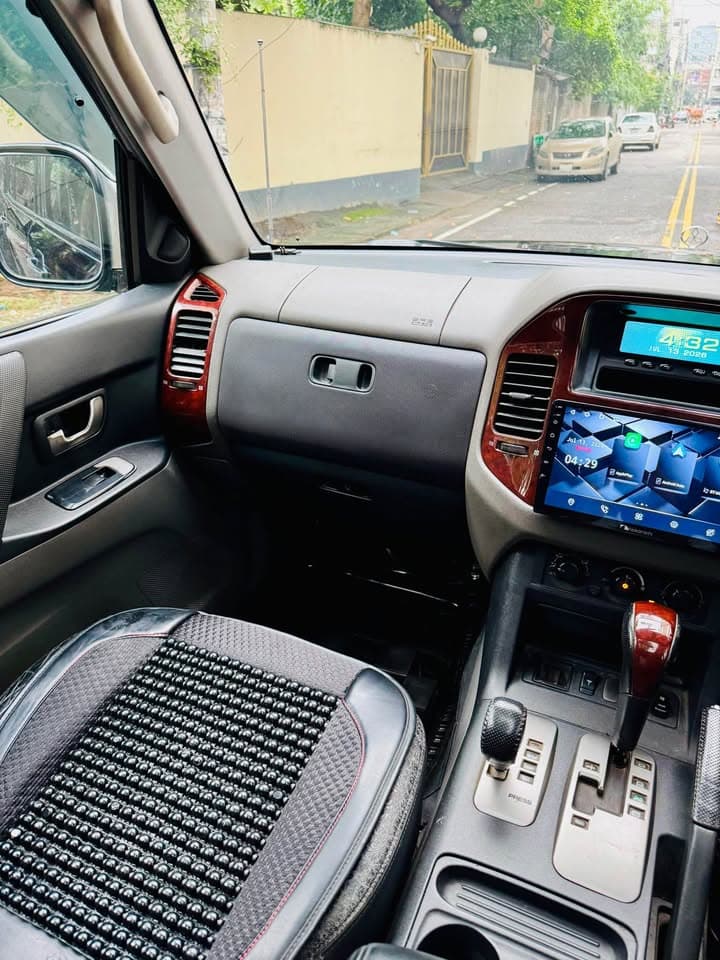 MitsHuBiShi paJeRo view 2