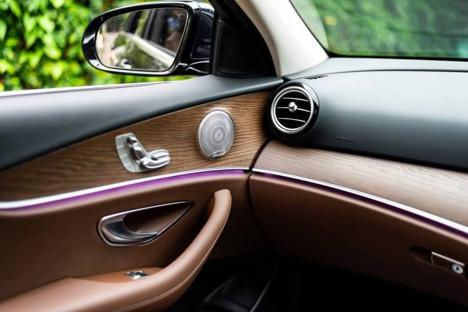 Mercedes-Benz E180. view 5