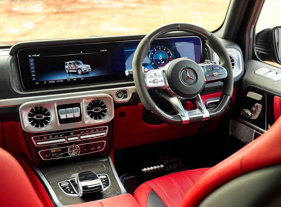 Mercedes-AMG G63 2023 view 2