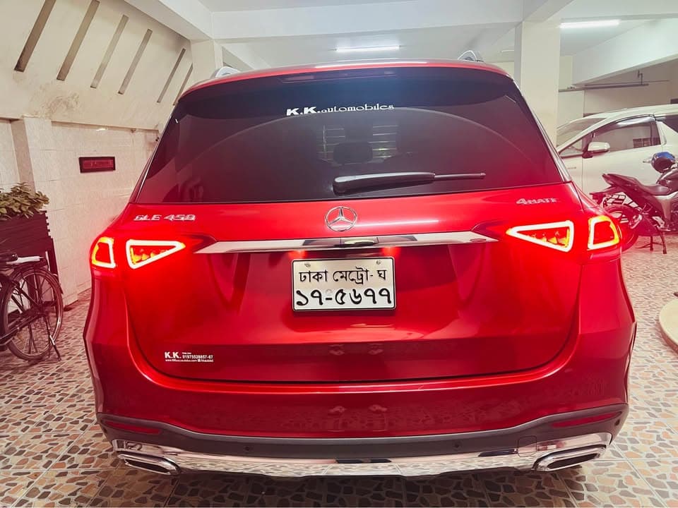 Mercedes Benz GLE 450 4MATIC view 5