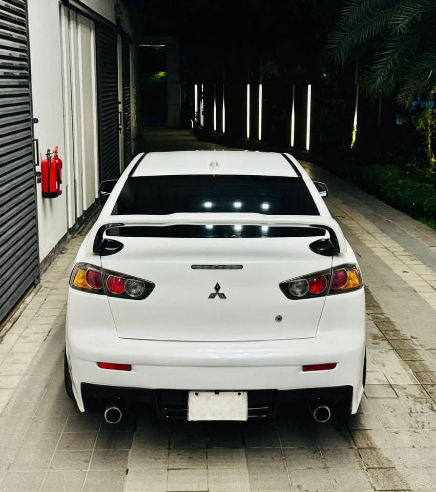 Mitsubishi Lancer Ex view 4
