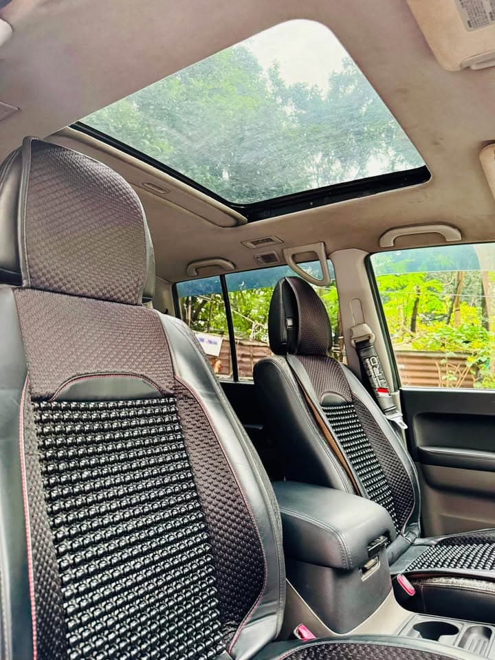 MitsHuBiShi paJeRo view 4
