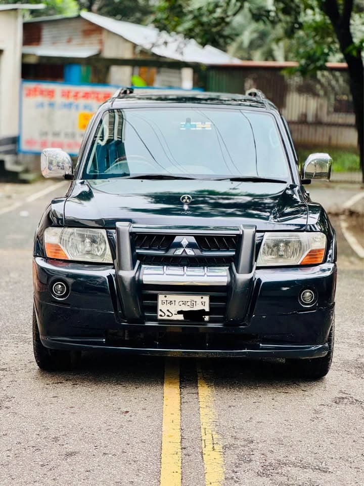 MitsHuBiShi paJeRo view 5