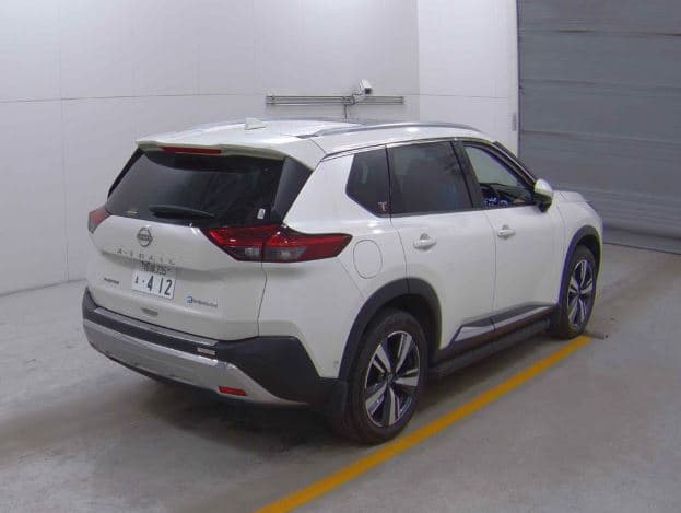 NISSAN X-TRAIL X PKG view 3