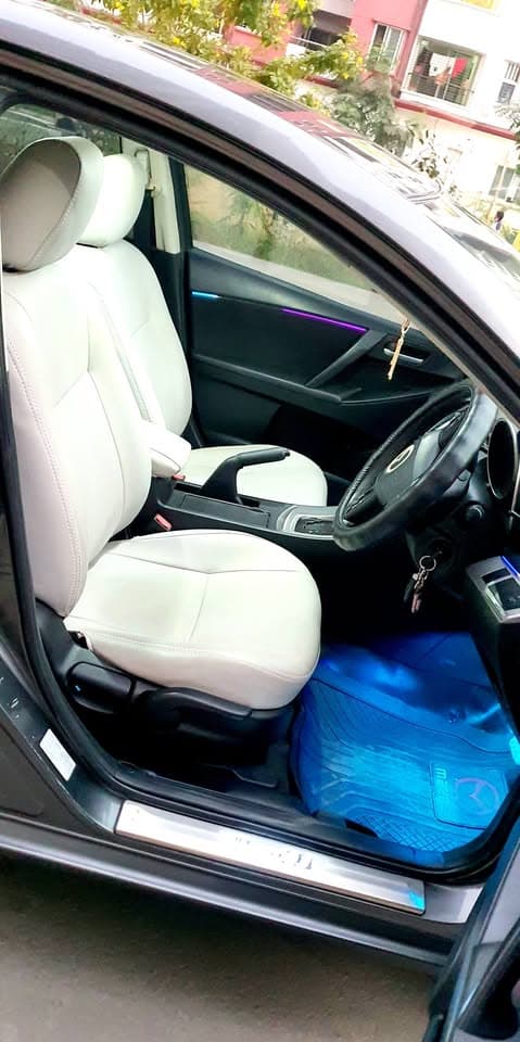 Mazda Axela 2011 view 4