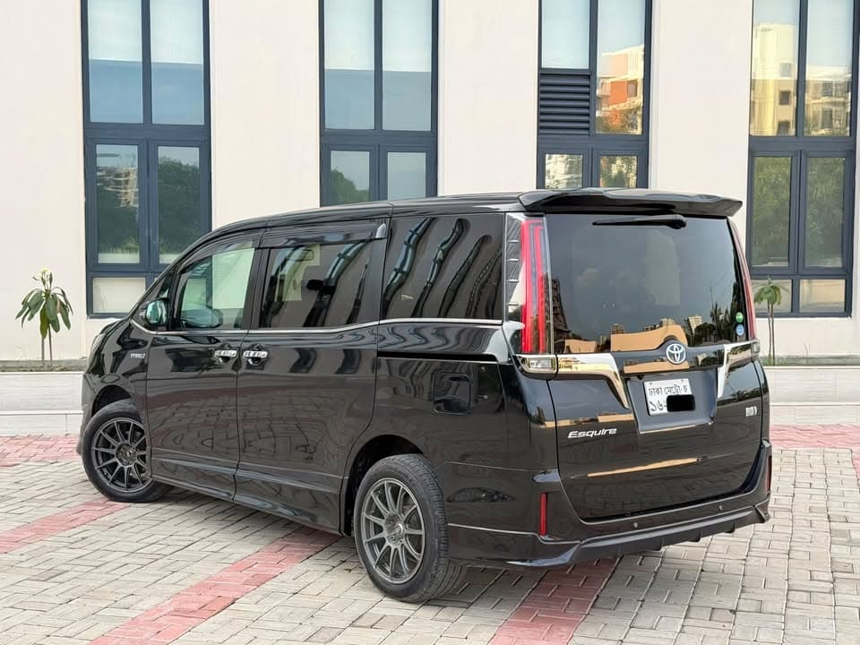 Toyota esquire gi premium black tailored view 2