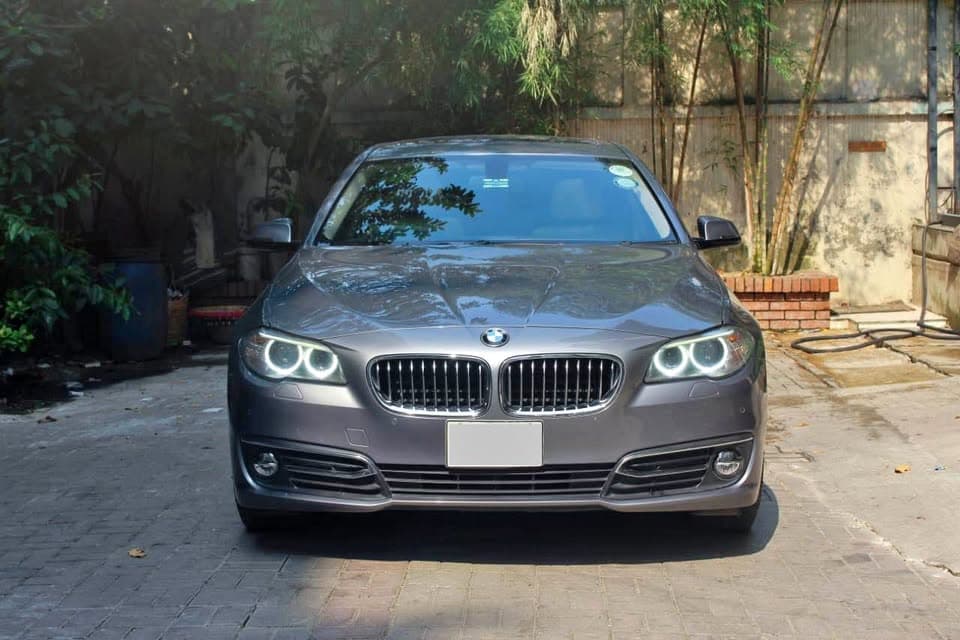 BMW 5 SERIES Luxury Line