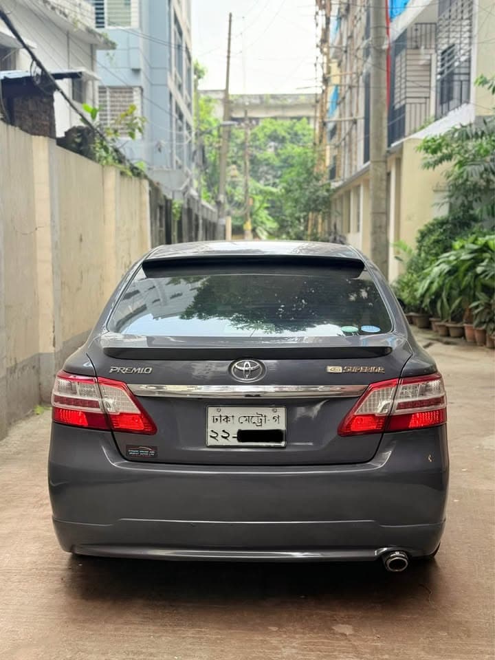Toyota Premio FEX view 4