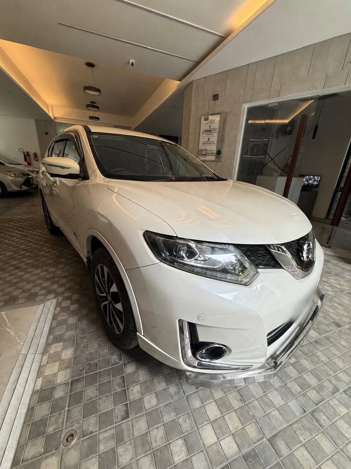 Nissan X-Trail Hybrid Autech MODE PREMIER view 4