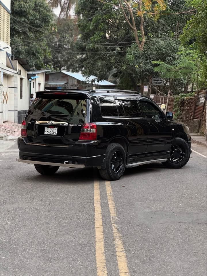 Toyota KluGEr view 2