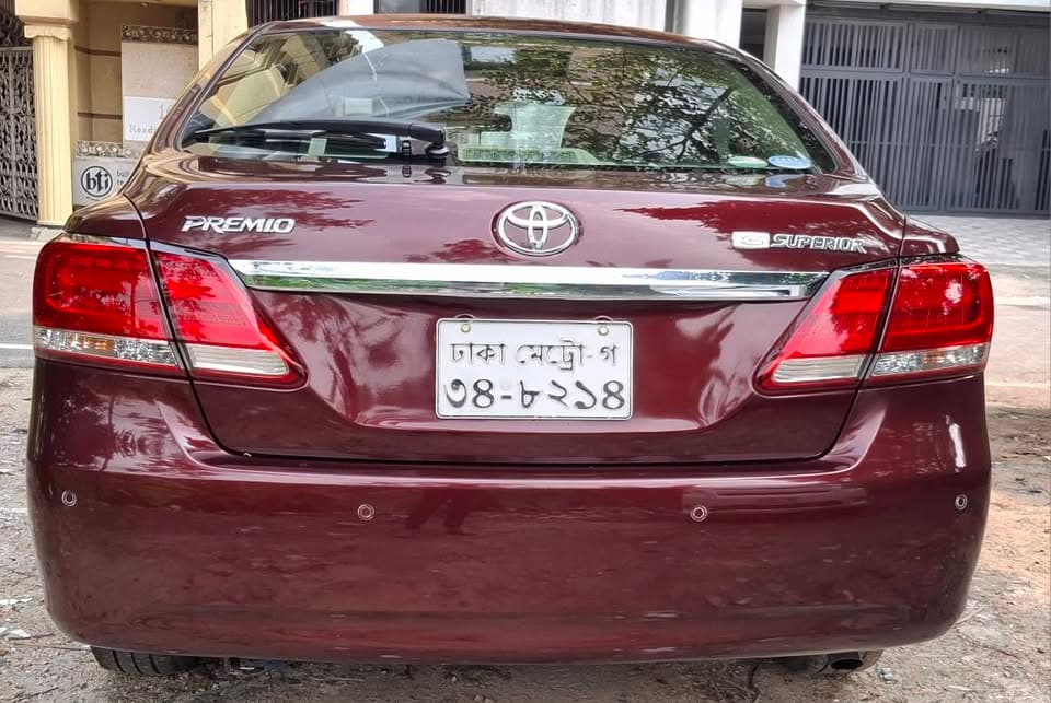 Toyota Premio view 2