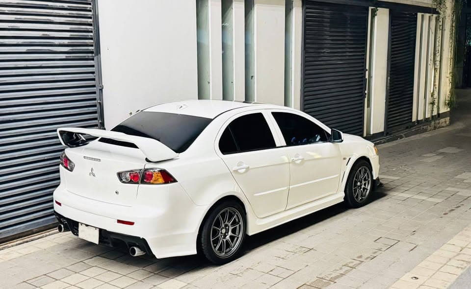 Mitsubishi Lancer Ex view 2